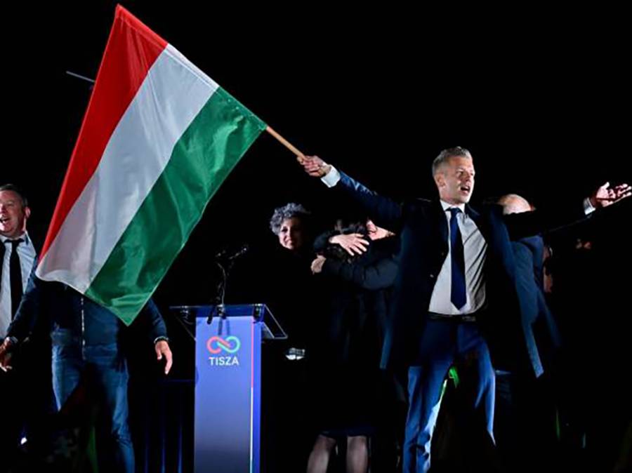 &Mu;&alpha;&gamma;&iota;ά&rho;: &laquo;&Nu;έ&alpha; &epsilon;&pi;&omicron;&chi;ή&raquo; &gamma;&iota;&alpha; &tau;&eta;&nu; &Omicron;&upsilon;&gamma;&gamma;&alpha;&rho;ί&alpha; - &Tau;&omicron; &laquo;&epsilon;&upsilon;&chi;&alpha;&rho;&iota;&sigma;&tau;ώ&raquo; &sigma;&epsilon; &Kappa;ί&nu;&alpha; &kappa;&alpha;&iota; &Rho;&omega;&sigma;ί&alpha;