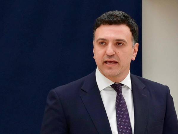 &Beta;. &Kappa;&iota;&kappa;ί&lambda;&iota;&alpha;&sigmaf;: &laquo;&Epsilon;&chi;&theta;&rho;ό&sigmaf; &mu;&alpha;&sigmaf; &epsilon;ί&nu;&alpha;&iota; &omicron;&iota; &sigma;ύ&gamma;&chi;&rho;&omicron;&nu;&omicron;&iota; &lambda;&alpha;&theta;&rho;έ&mu;&pi;&omicron;&rho;&omicron;&iota;&raquo;