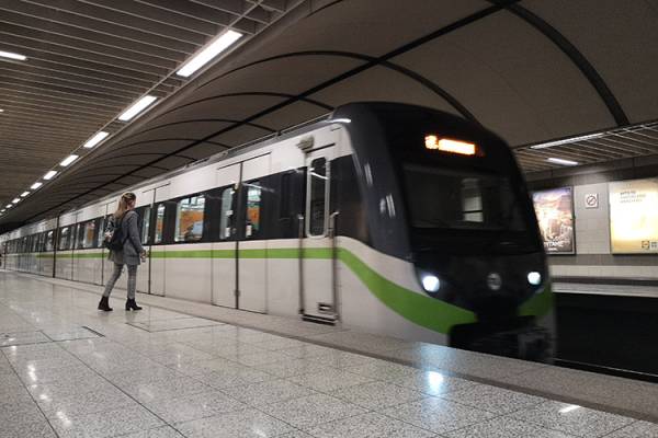 &Chi;&omega;&rho;ί&sigmaf; &Mu;&epsilon;&tau;&rho;ό, &Eta;&lambda;&epsilon;&kappa;&tau;&rho;&iota;&kappa;ό &kappa;&alpha;&iota; &Tau;&rho;&alpha;&mu; &alpha;&pi;ό &tau;&iota;&sigmaf; 10 &tau;&omicron; &beta;&rho;ά&delta;&upsilon;