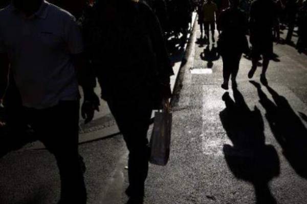 &Pi;&lambda;ή&rho;&eta;&sigmaf; &Alpha;&nu;&alpha;&sigma;&tau;&rho;&omicron;&phi;ή &tau;&eta;&sigmaf; &Eta;&lambda;&iota;&kappa;&iota;&alpha;&kappa;ή&sigmaf; &Pi;&upsilon;&rho;&alpha;&mu;ί&delta;&alpha;&sigmaf; - &Lambda;&iota;&gamma;ό&tau;&epsilon;&rho;&omicron;&iota; &kappa;&alpha;&iota; &Gamma;&eta;&rho;&alpha;&iota;ό&tau;&epsilon;&rho;&omicron;&iota; &omicron;&iota; &Epsilon;&rho;&gamma;&alpha;&zeta;ό&mu;&epsilon;&nu;&omicron;&iota; &sigma;&tau;&eta;&nu; &Epsilon;&lambda;&lambda;ά&delta;&alpha;