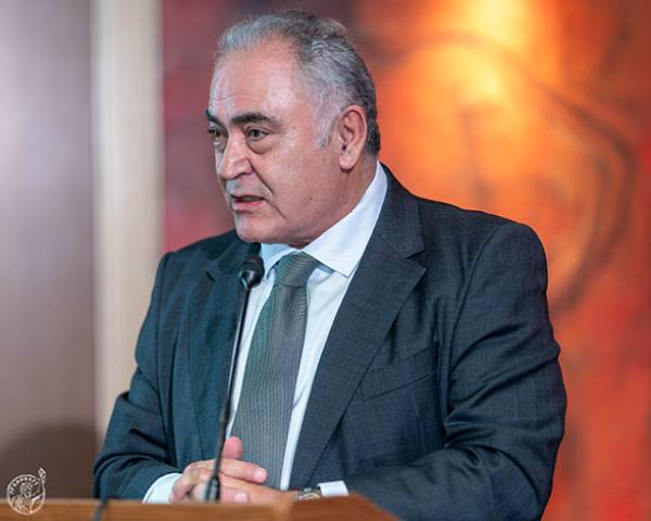 &Gamma;. &Chi;&alpha;&tau;&zeta;&eta;&theta;&epsilon;&omicron;&delta;&omicron;&sigma;ί&omicron;&upsilon; &gamma;&iota;&alpha; &alpha;&gamma;&rho;&omicron;&tau;&iota;&kappa;έ&sigmaf; &kappa;&iota;&nu;&eta;&tau;&omicron;&pi;&omicron;&iota;ή&sigma;&epsilon;&iota;&sigmaf;: &laquo;&Epsilon;ί&nu;&alpha;&iota; &alpha;&pi;ό&lambda;&upsilon;&tau;&eta; &alpha;&nu;ά&gamma;&kappa;&eta; &nu;&alpha; &sigma;&tau;&eta;&rho;ί&xi;&omicron;&upsilon;&mu;&epsilon; &tau;&omicron;&nu; &pi;&rho;&omega;&tau;&omicron;&gamma;&epsilon;&nu;ή &tau;&omicron;&mu;έ&alpha;&raquo;