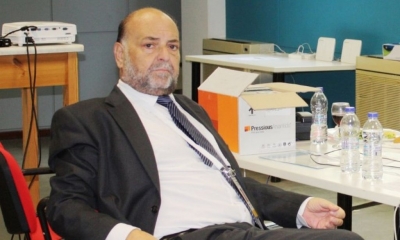 &Pi;έ&theta;&alpha;&nu;&epsilon; &sigma;&tau;&alpha; 63 &tau;&omicron;&upsilon; &omicron; &delta;&eta;&mu;&omicron;&sigma;&iota;&omicron;&gamma;&rho;ά&phi;&omicron;&sigmaf; &Tau;ά&sigma;&omicron;&sigmaf; &Pi;&alpha;&pi;&alpha;&chi;&rho;ή&sigma;&tau;&omicron;&upsilon;