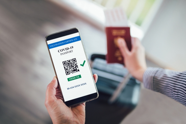 Singapore Airlines: &Eta; &pi;&rho;ώ&tau;&eta; &alpha;&epsilon;&rho;&omicron;&pi;&omicron;&rho;&iota;&kappa;ή &epsilon;&tau;&alpha;&iota;&rho;&epsilon;ί&alpha; &pi;&omicron;&upsilon; &delta;&omicron;&kappa;&iota;&mu;ά&zeta;&epsilon;&iota; &tau;&omicron; travel pass &tau;&eta;&sigmaf; &Iota;&Alpha;&Tau;&Alpha;