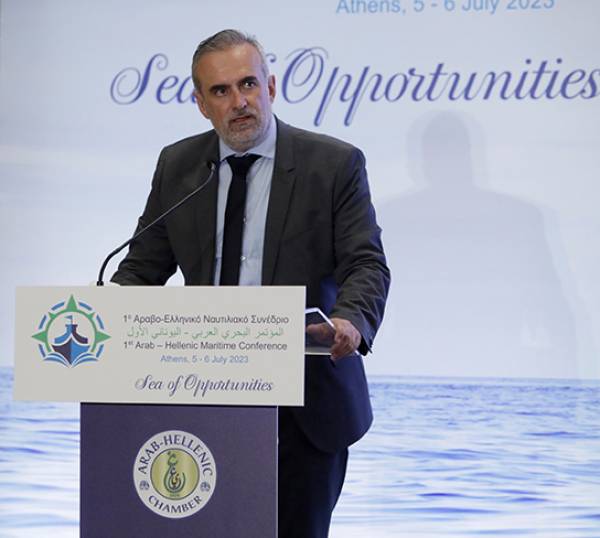 &Omicron;&Lambda;&Pi; &Alpha;.&Epsilon;.: O &Pi;&alpha;&nu;&alpha;&gamma;&iota;ώ&tau;&eta;&sigmaf; &Tau;&sigma;ώ&nu;&eta;&sigmaf; &kappa;&epsilon;&nu;&tau;&rho;&iota;&kappa;ό&sigmaf; &omicron;&mu;&iota;&lambda;&eta;&tau;ή&sigmaf; &sigma;&tau;&omicron; 1&omicron; &Alpha;&rho;&alpha;&beta;&omicron;-&Epsilon;&lambda;&lambda;&eta;&nu;&iota;&kappa;ό &Nu;&alpha;&upsilon;&tau;&iota;&lambda;&iota;&alpha;&kappa;ό &Sigma;&upsilon;&nu;έ&delta;&rho;&iota;&omicron;