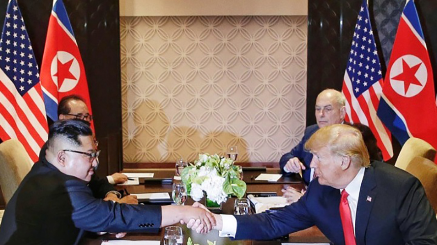 w12 75507trumpkim1